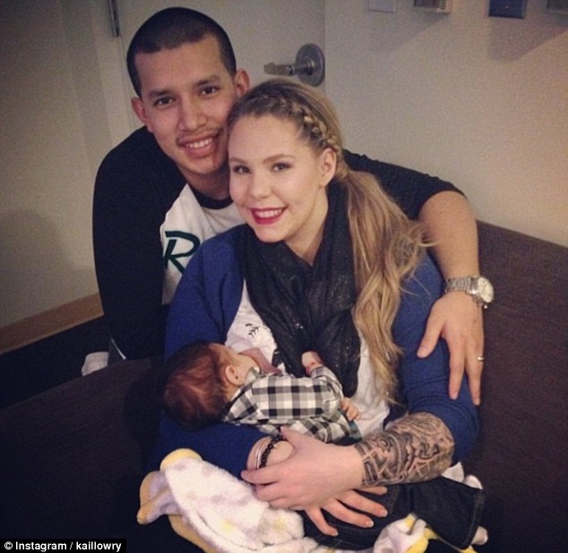 Kailyn Lowry nursing baby Lincoln while being embraced by proud husband Javi Marroquin!
